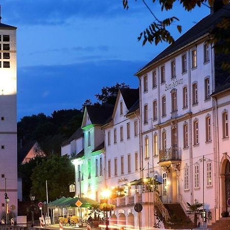 Historisches Hotel Zum Schwan バート・カールスハーフェン エクステリア 写真