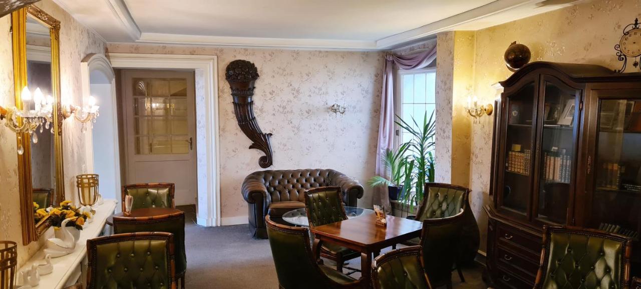 Historisches Hotel Zum Schwan バート・カールスハーフェン エクステリア 写真