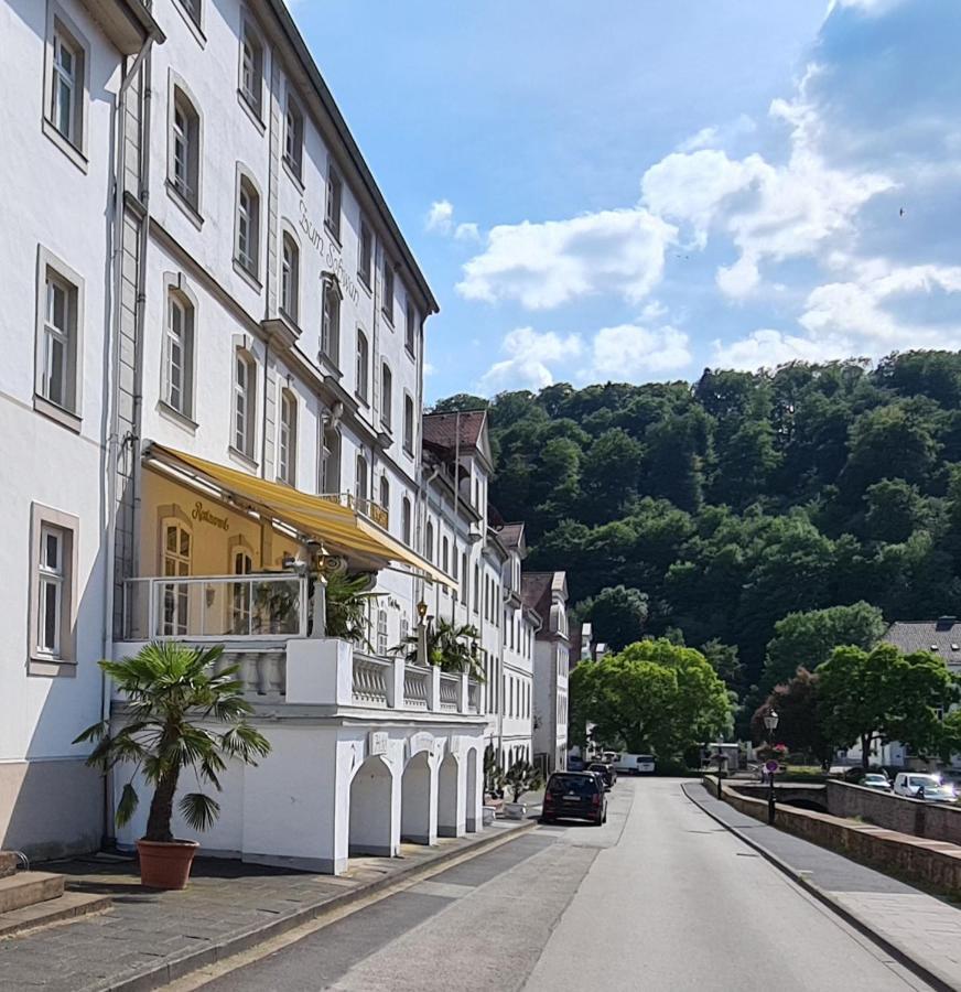 Historisches Hotel Zum Schwan バート・カールスハーフェン エクステリア 写真