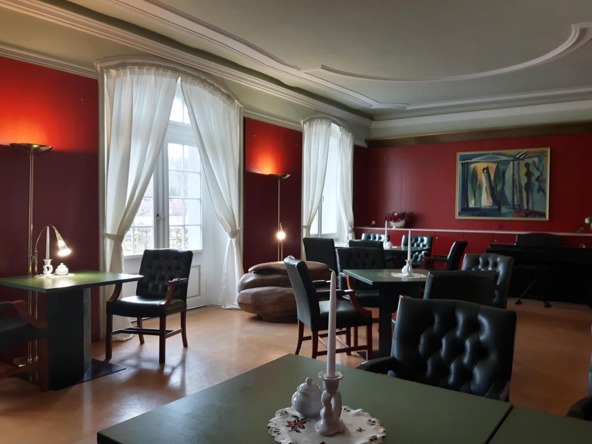 Historisches Hotel Zum Schwan バート・カールスハーフェン エクステリア 写真