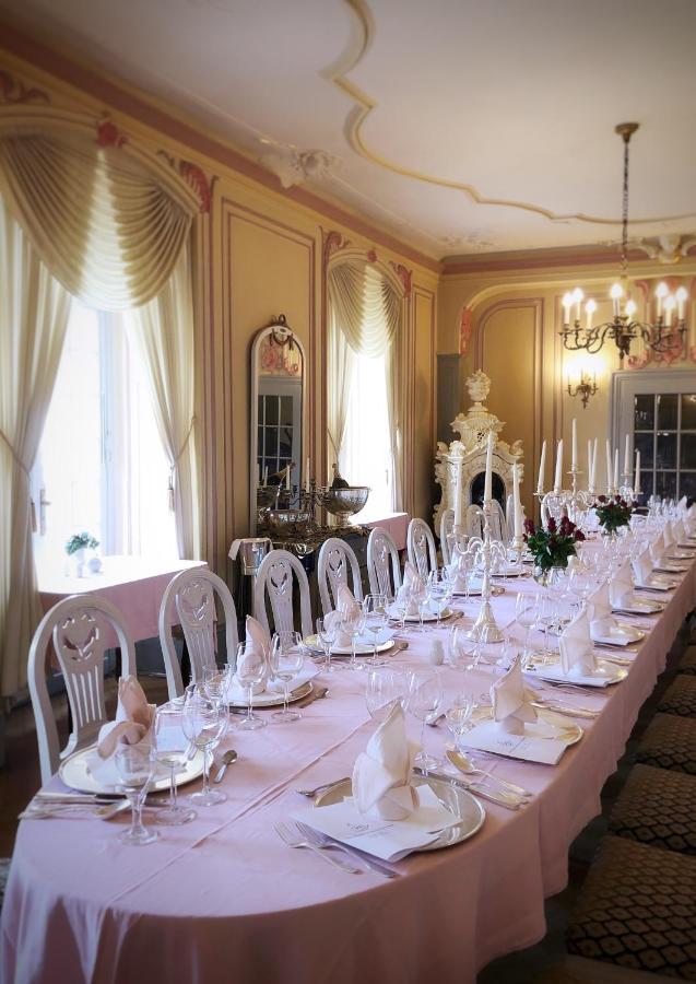 Historisches Hotel Zum Schwan バート・カールスハーフェン エクステリア 写真