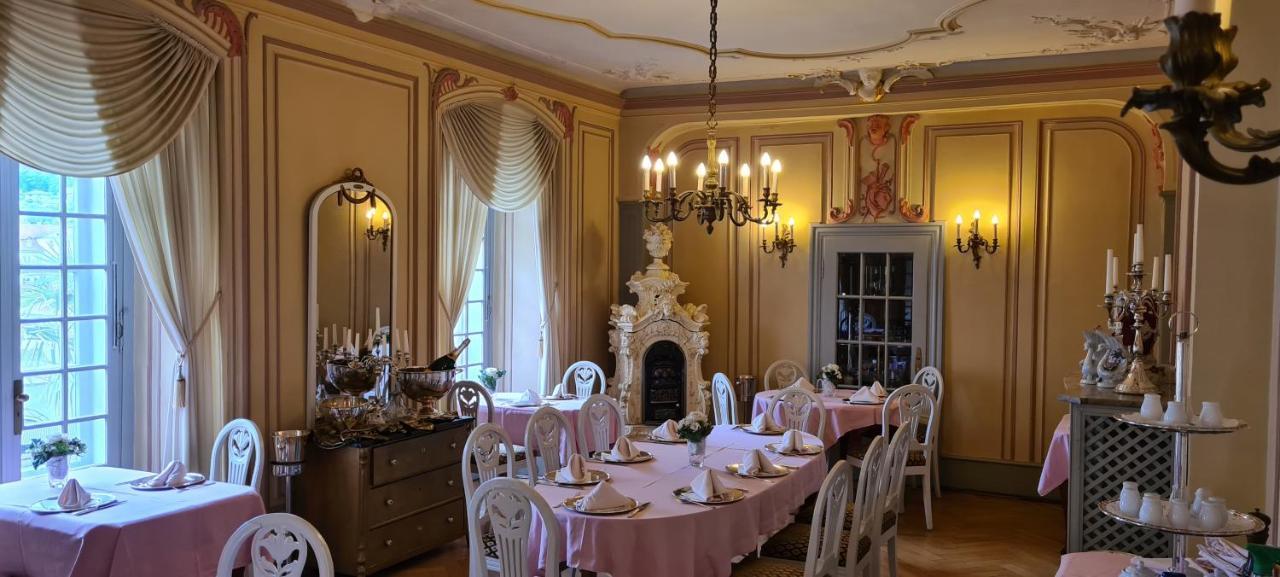 Historisches Hotel Zum Schwan バート・カールスハーフェン エクステリア 写真