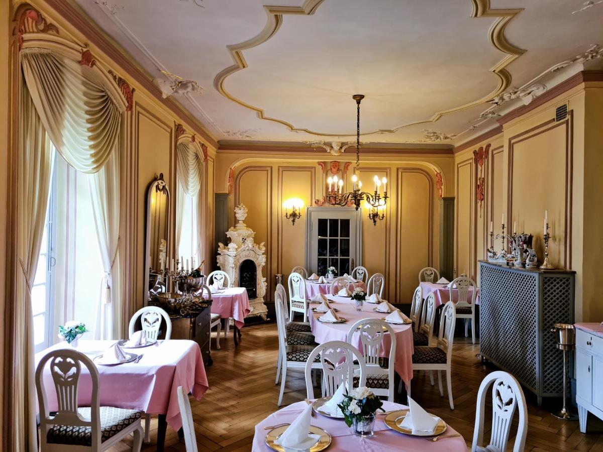 Historisches Hotel Zum Schwan バート・カールスハーフェン エクステリア 写真