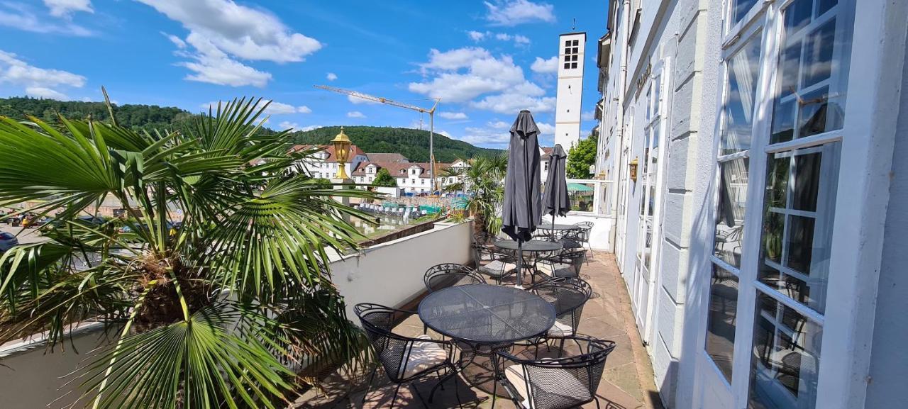 Historisches Hotel Zum Schwan バート・カールスハーフェン エクステリア 写真